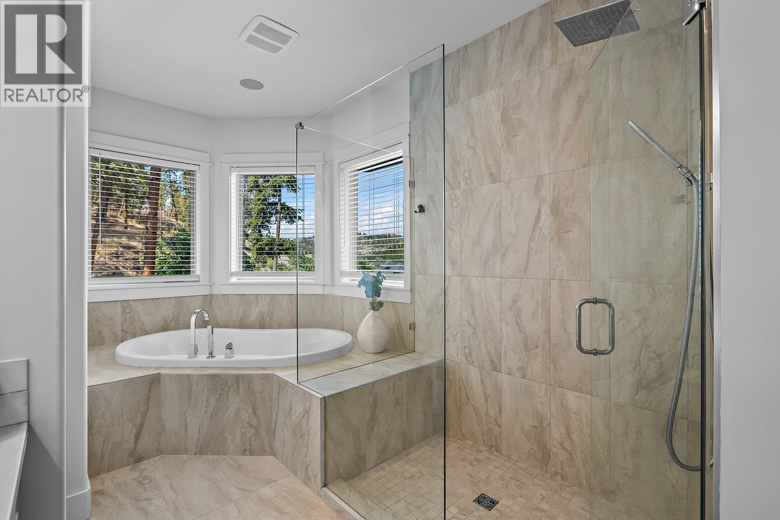 421 Tucker Court, Kelowna
