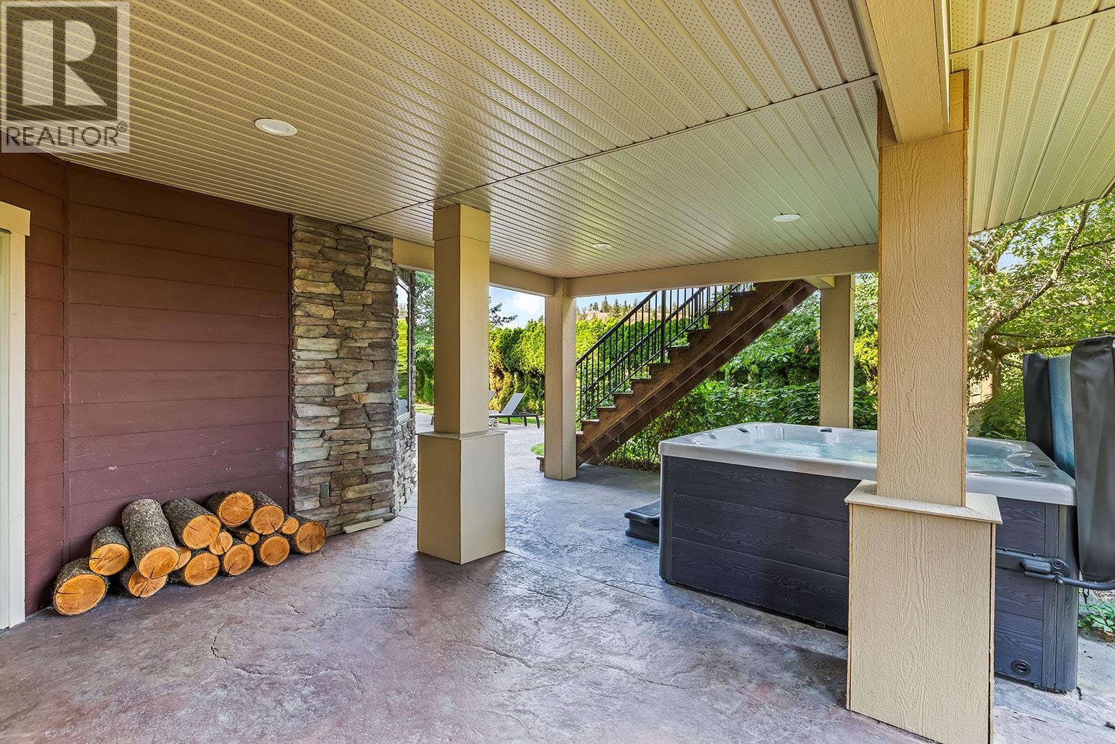 421 Tucker Court, Kelowna