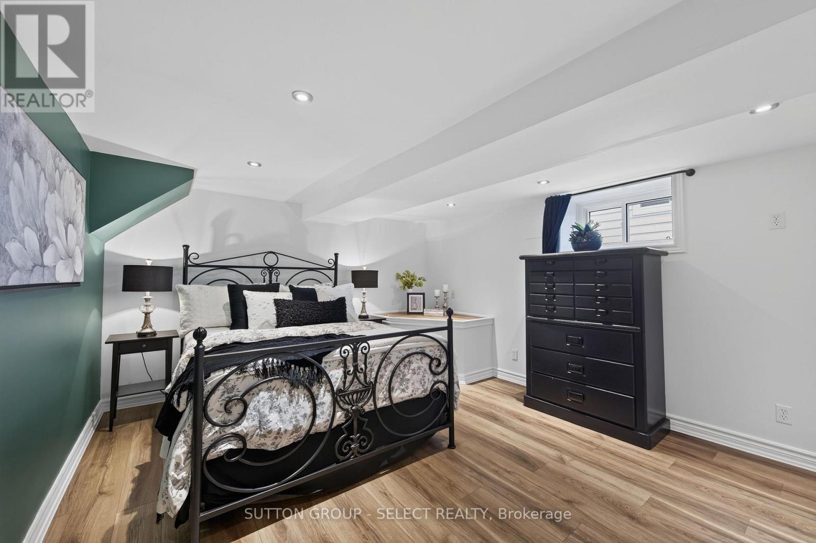 1852 AVALON STREET - 23