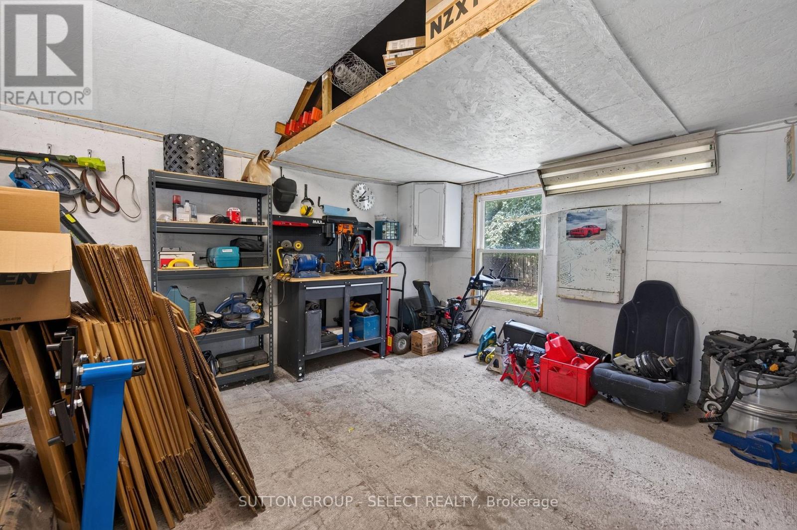 1852 AVALON STREET - 31