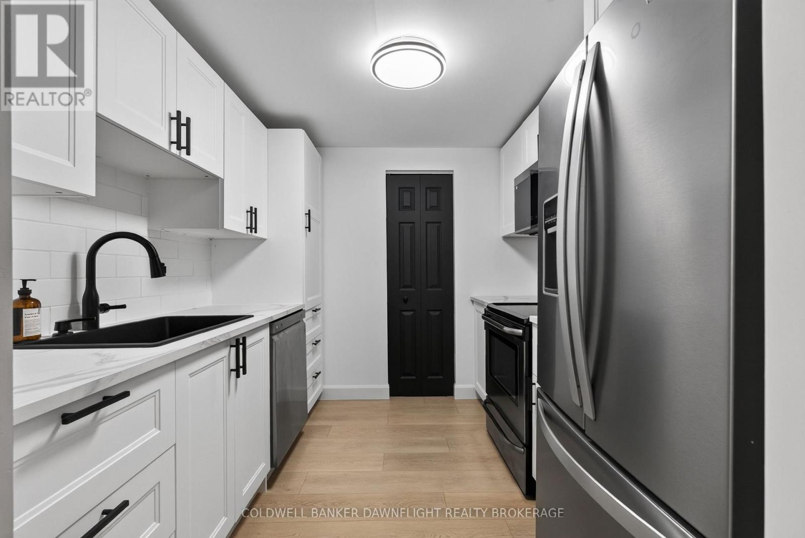 #505 155 KENT STREET - Image 9
