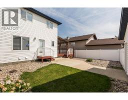 86 Riverstone Boulevard W, Lethbridge, AB T1K7X5 Photo 37