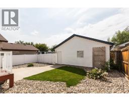 86 Riverstone Boulevard W, Lethbridge, AB T1K7X5 Photo 36