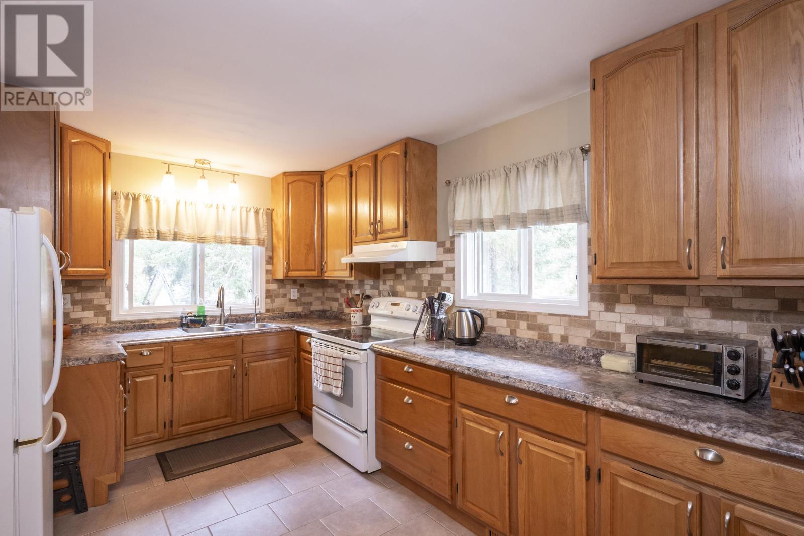 391 Fraser RD - Image 25