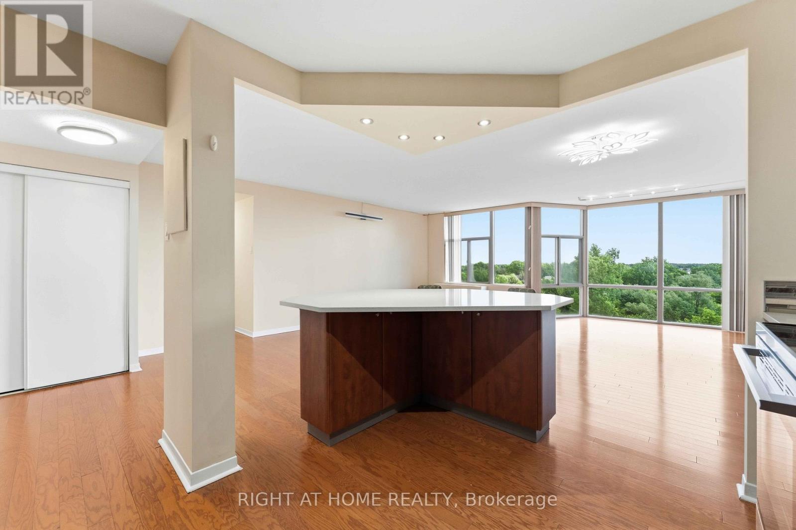 #911 2759 CAROUSEL CRESCENT - Image 12