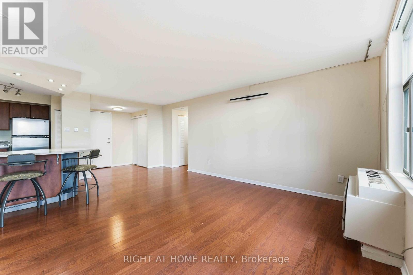 #911 2759 CAROUSEL CRESCENT - Image 22