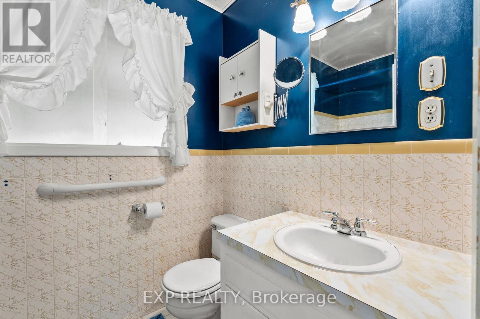 8800 CHAMPLAIN DRIVE - Image 25