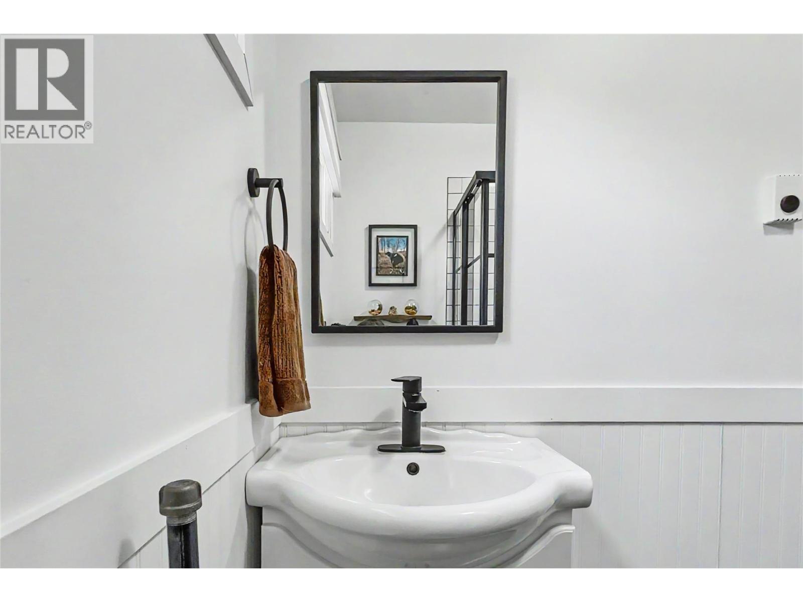 #13 1985 Burtch Road - 15