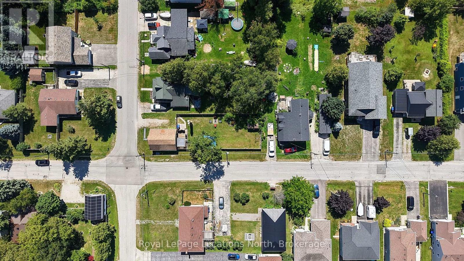 204 SUTHERLAND STREET N - Image 38