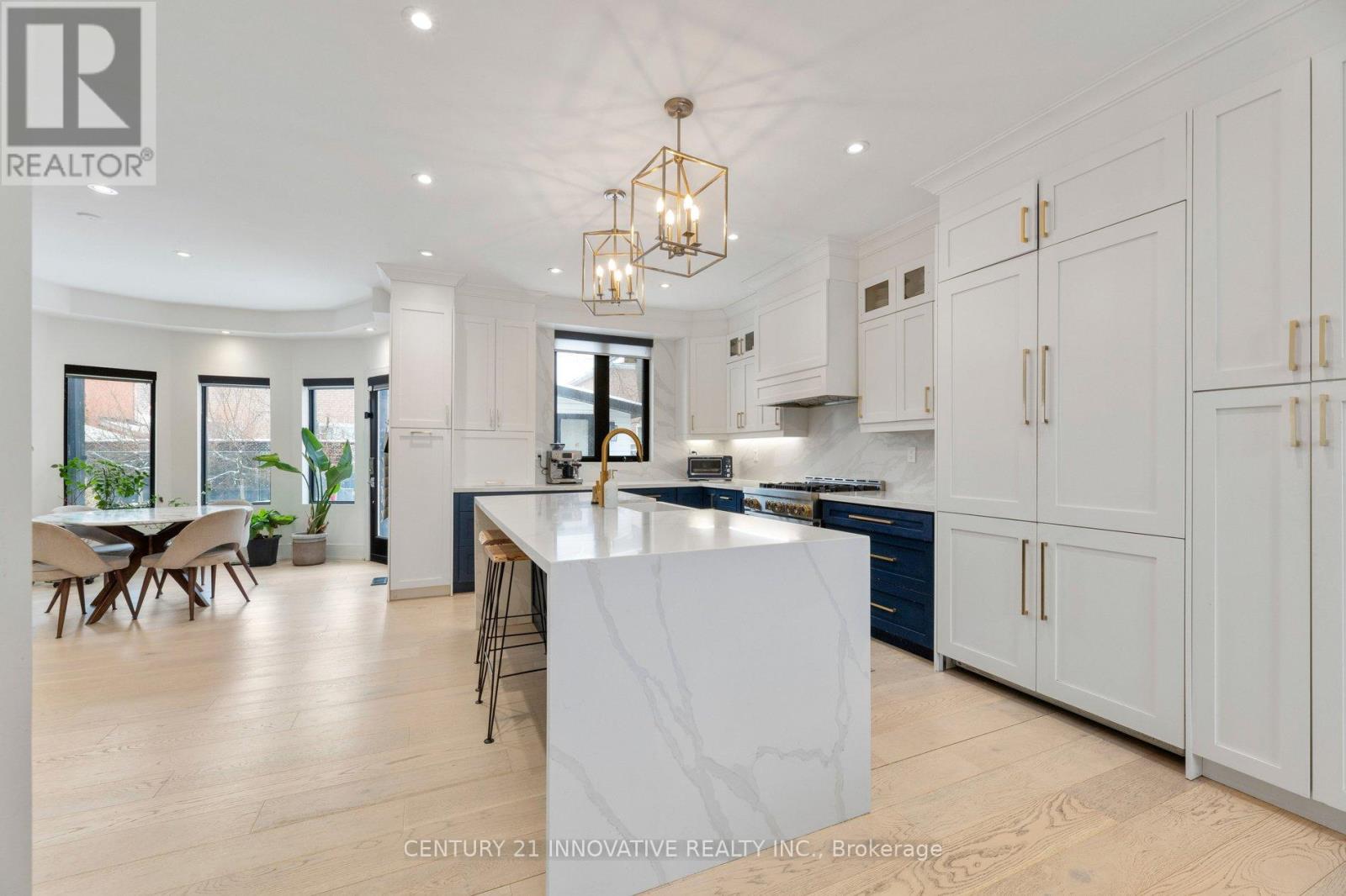 6 DEVONRIDGE CRESCENT - 12
