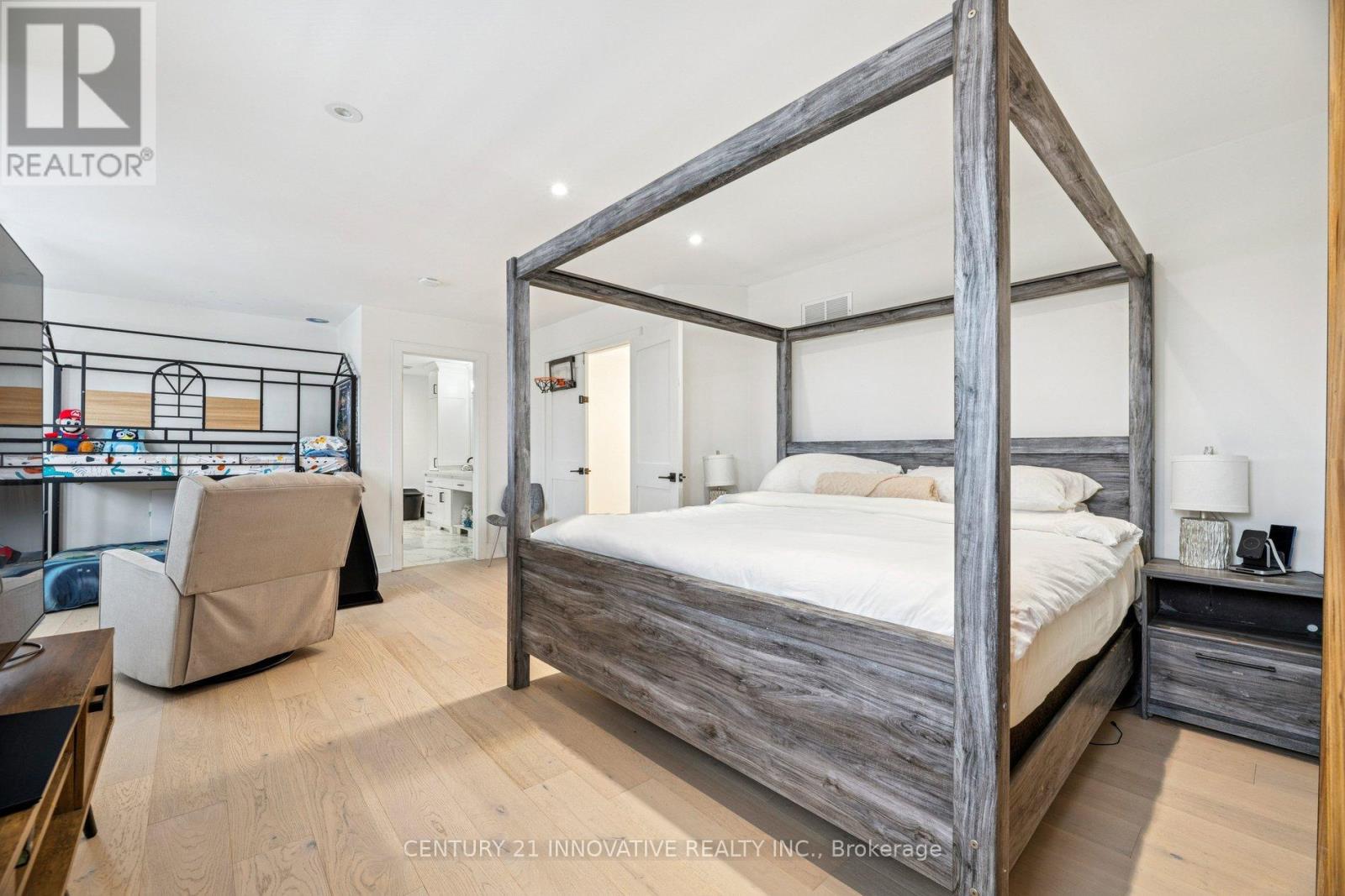 6 DEVONRIDGE CRESCENT - Image 31