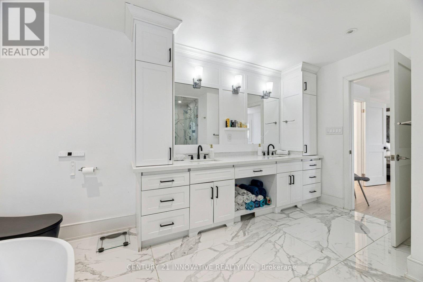 6 DEVONRIDGE CRESCENT - Image 33