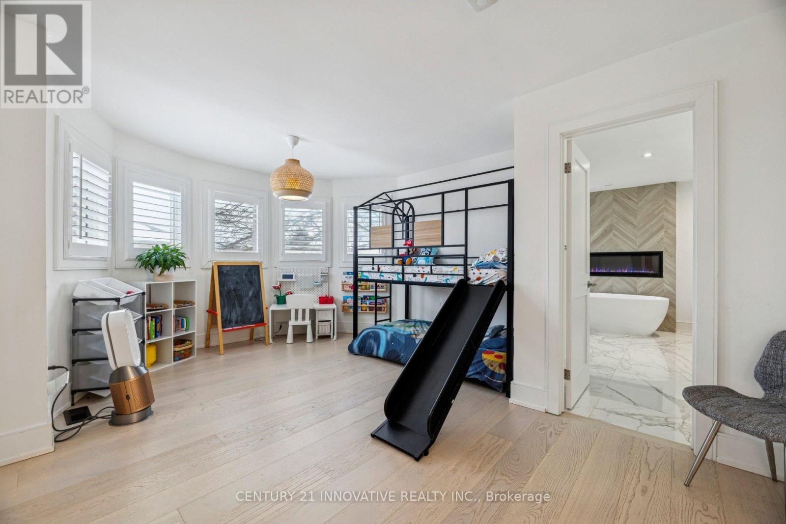 6 DEVONRIDGE CRESCENT - Image 34
