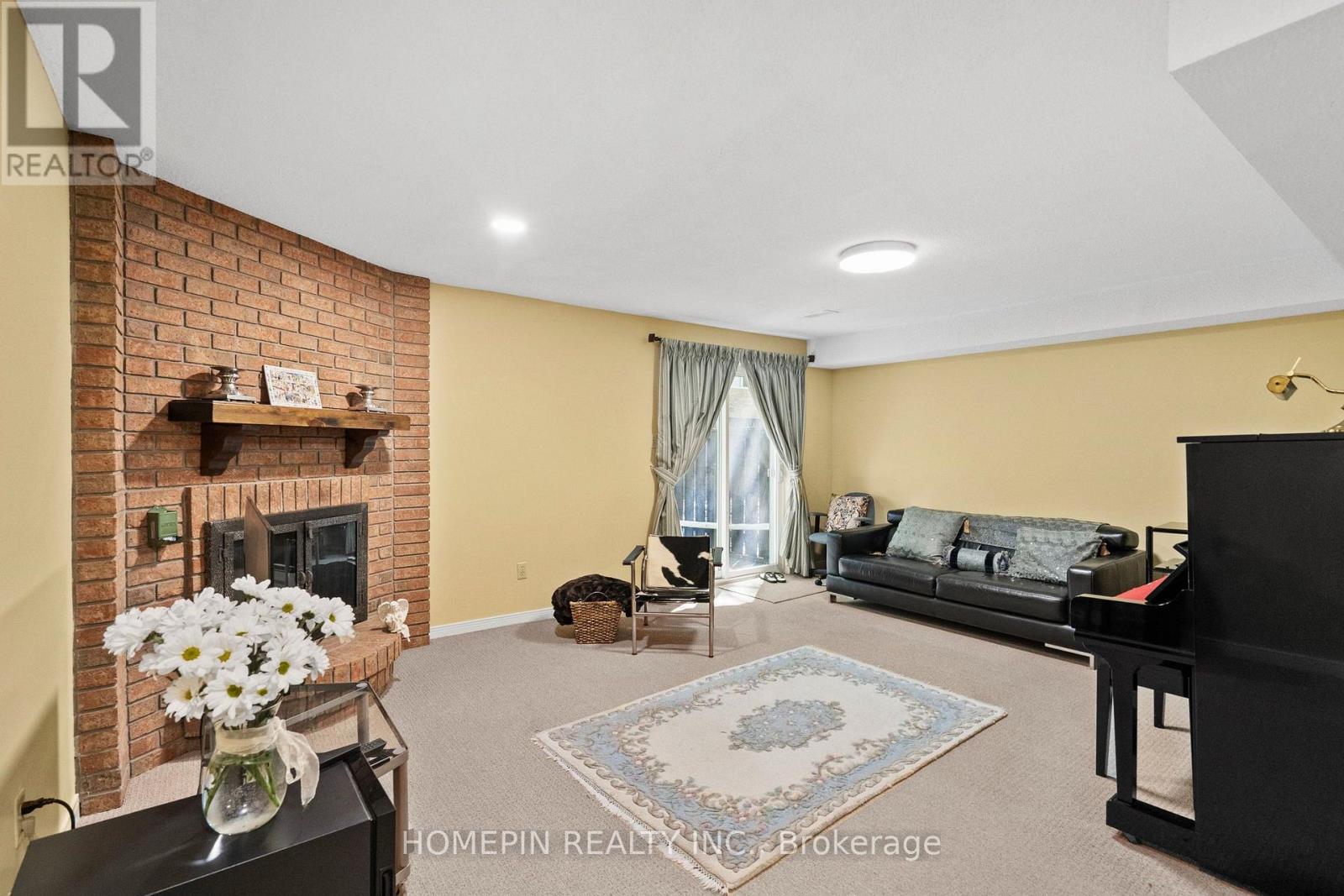 84 CONFEDERATION WAY - 16