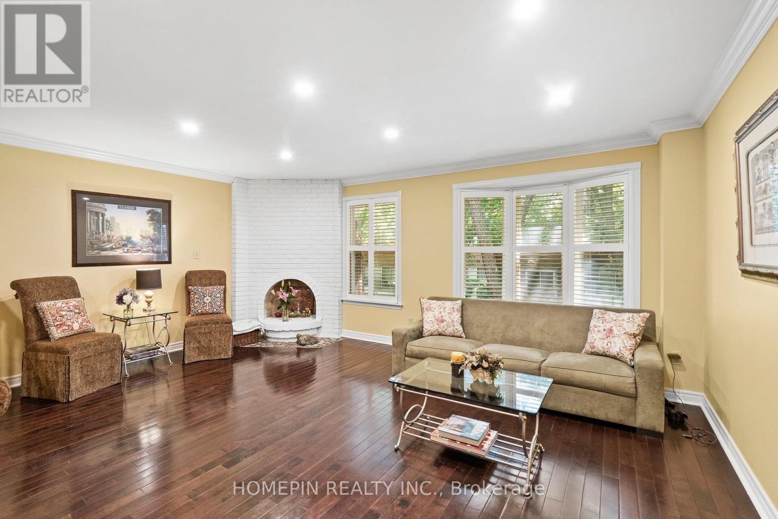 84 CONFEDERATION WAY - 9