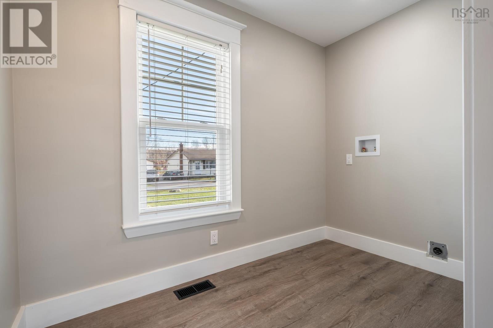 Property 23 of 48 of 6 Hamilton Avenue