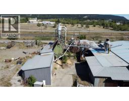4135 Frizzi Road, Williams Lake, BC V2G5M4 Photo 15
