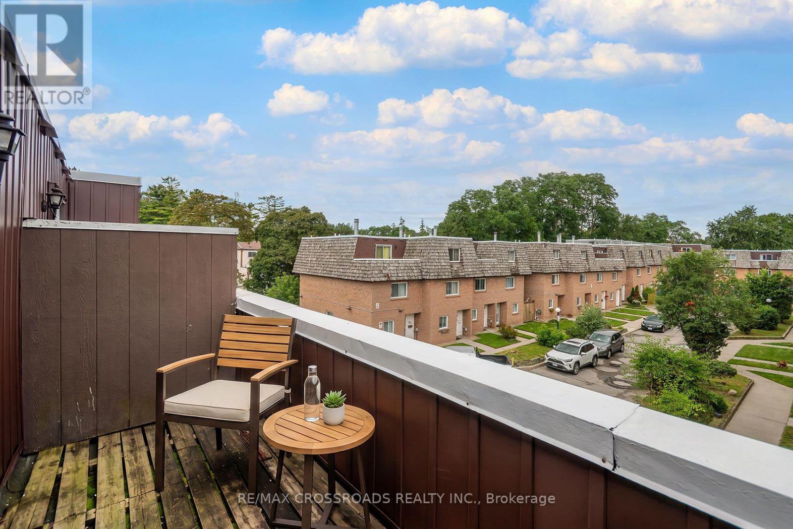 #65 10 RODDA BOULEVARD - 16
