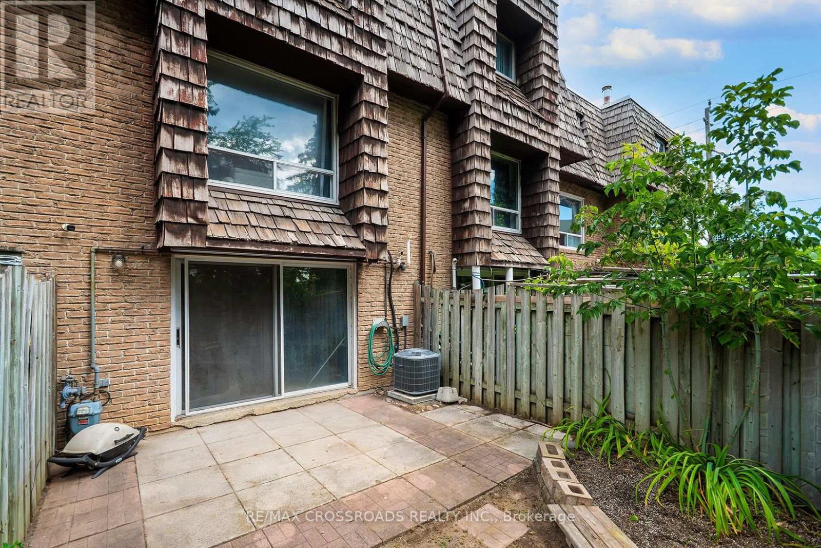 #65 10 RODDA BOULEVARD - Image 31