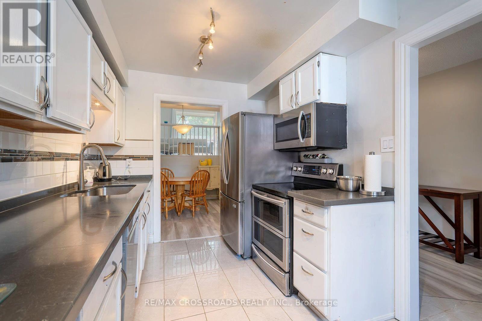 #65 10 RODDA BOULEVARD - 9