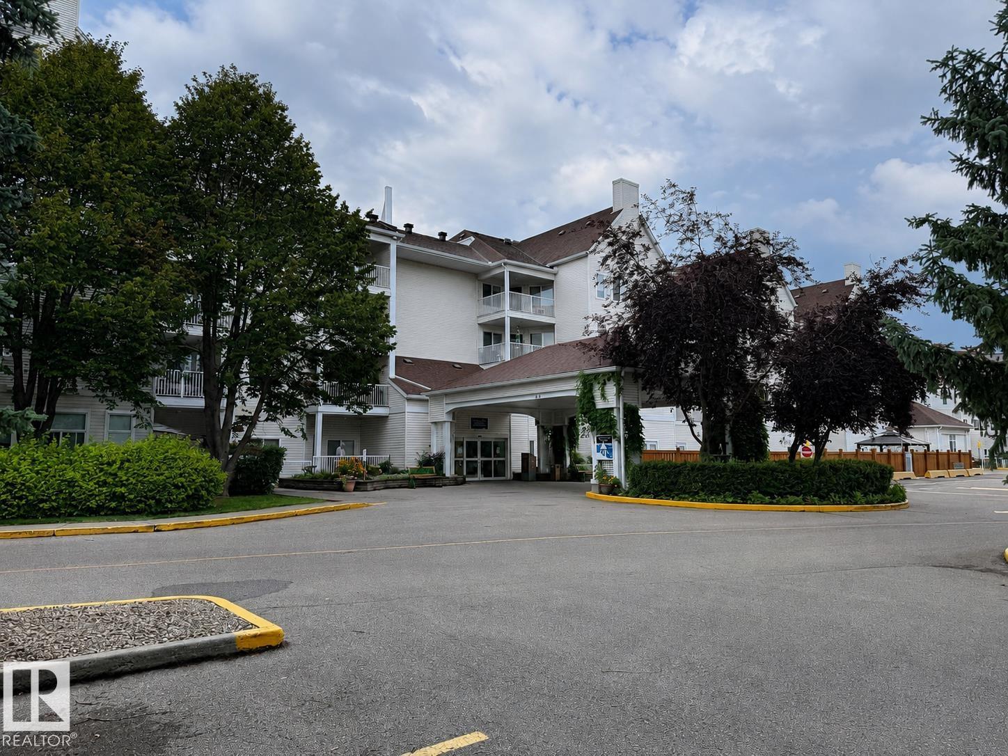 #402 78 McKenney AV - 1