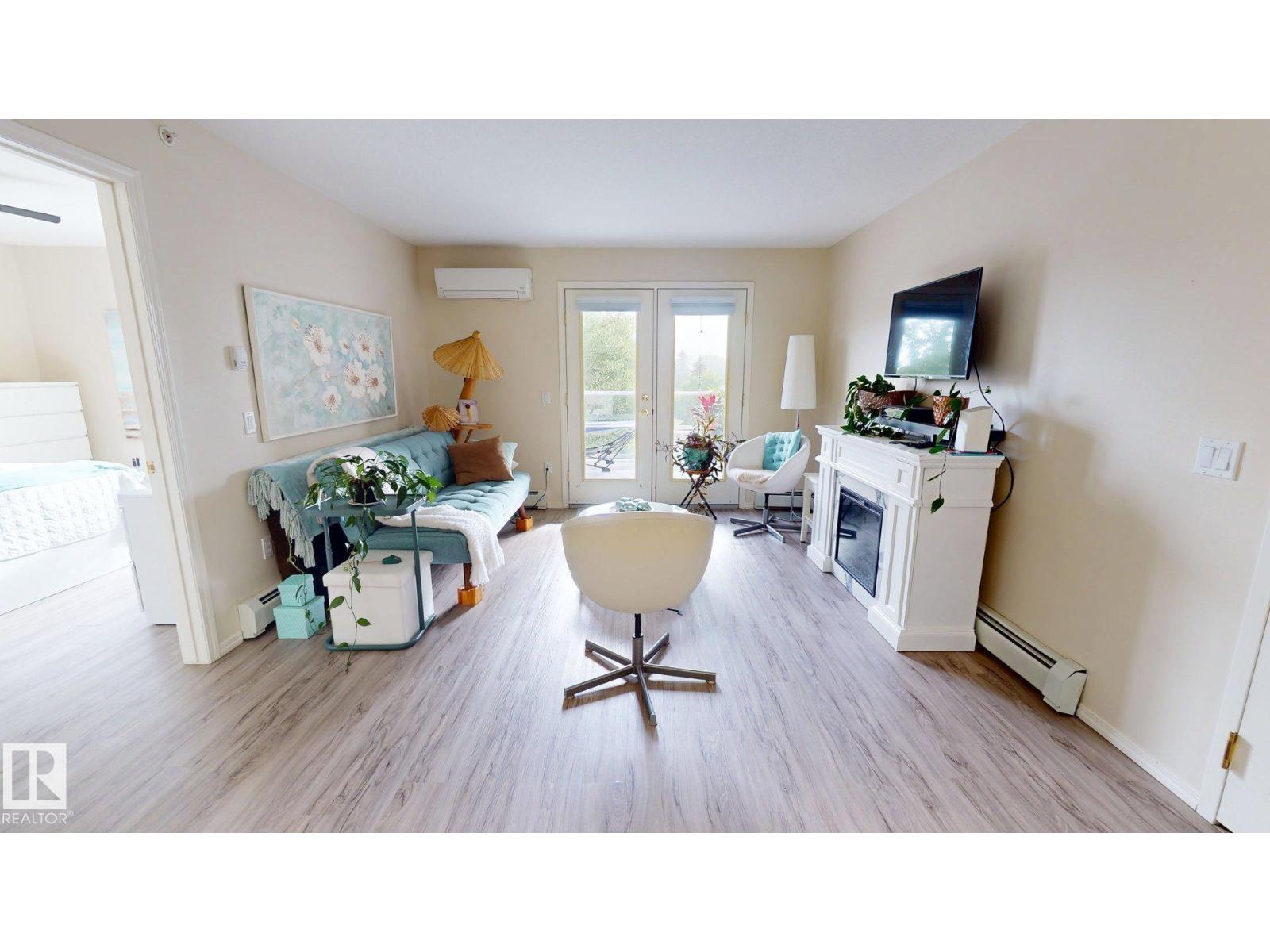 #402 78 McKenney AV - 2