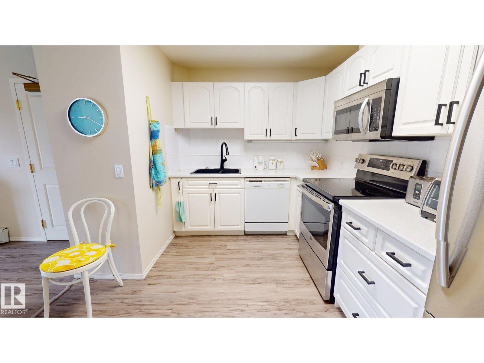 #402 78 McKenney AV - Image 4