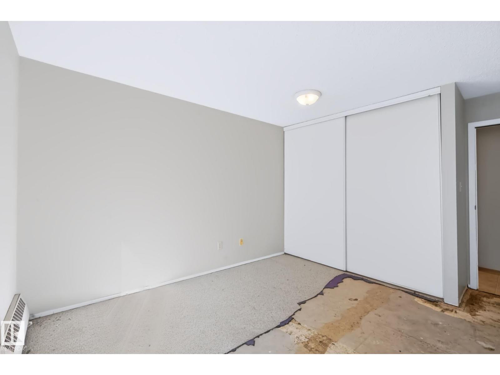 #101 10842 107 ST NW - Image 24