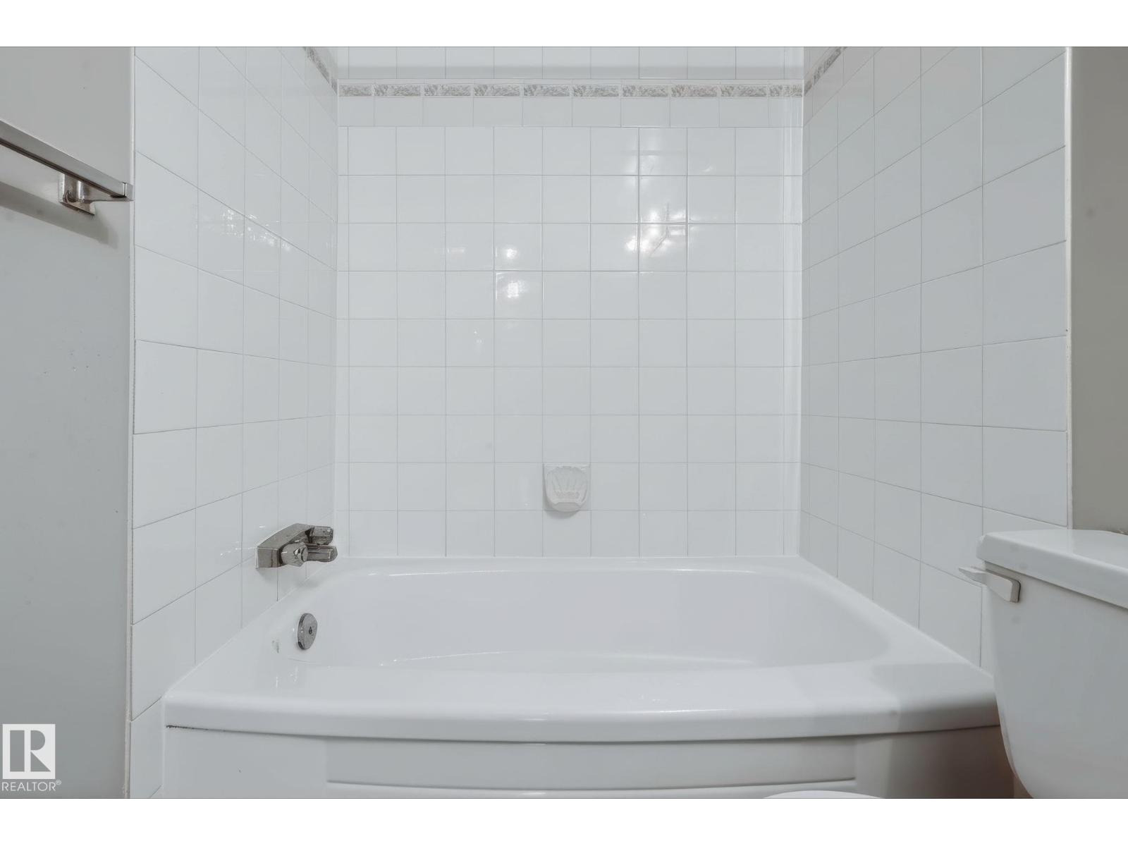 #101 10842 107 ST NW - Image 26