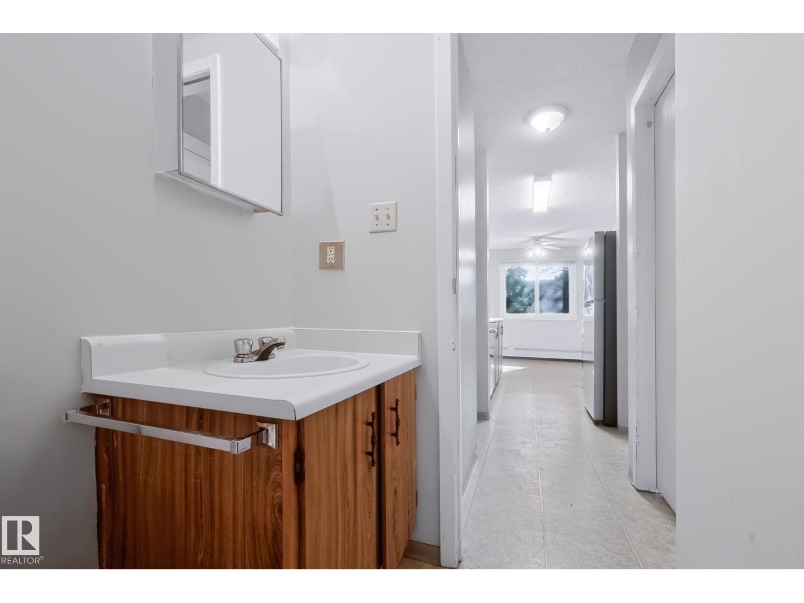 #101 10842 107 ST NW - 27