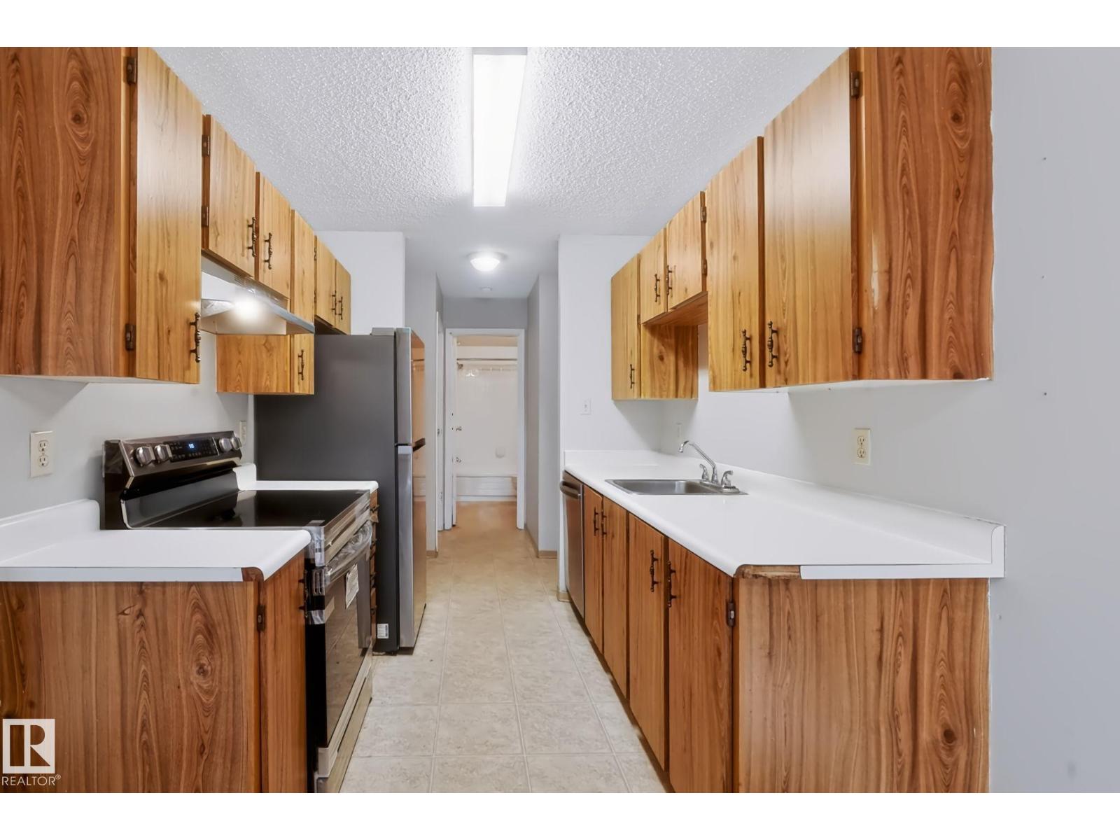 #101 10842 107 ST NW - Image 28