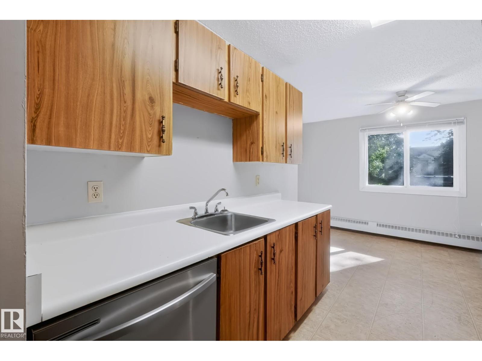 #101 10842 107 ST NW - Image 30