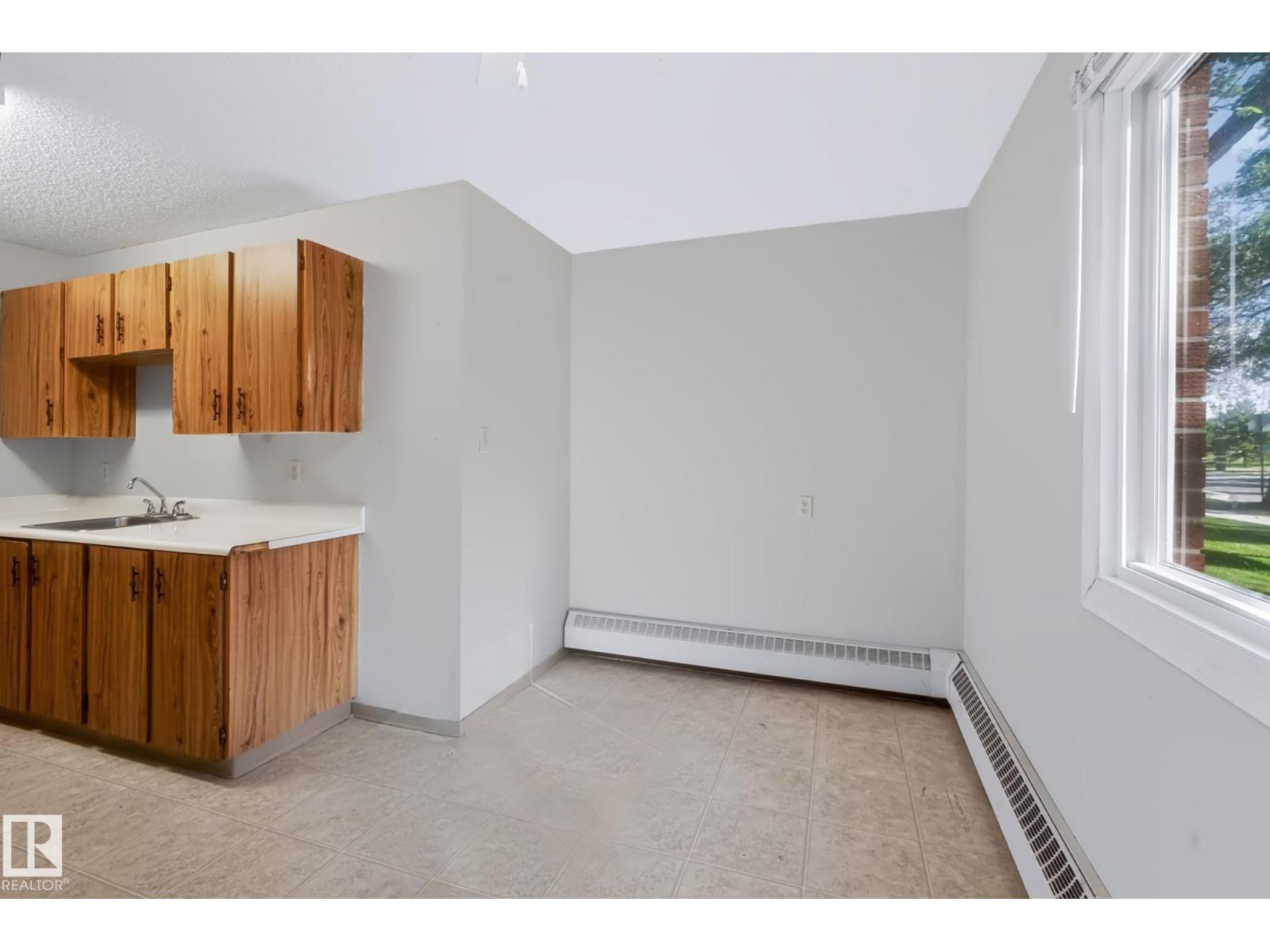 #101 10842 107 ST NW - 33