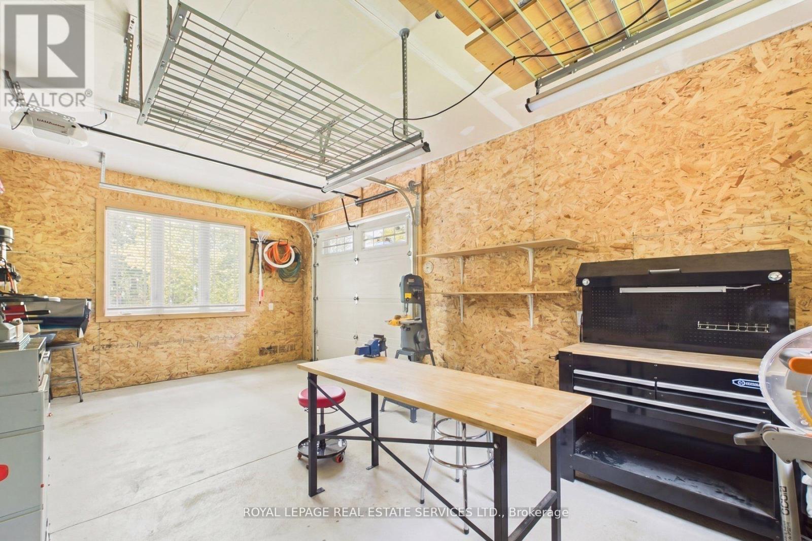 1045 TOWER CRESCENT - Image 41