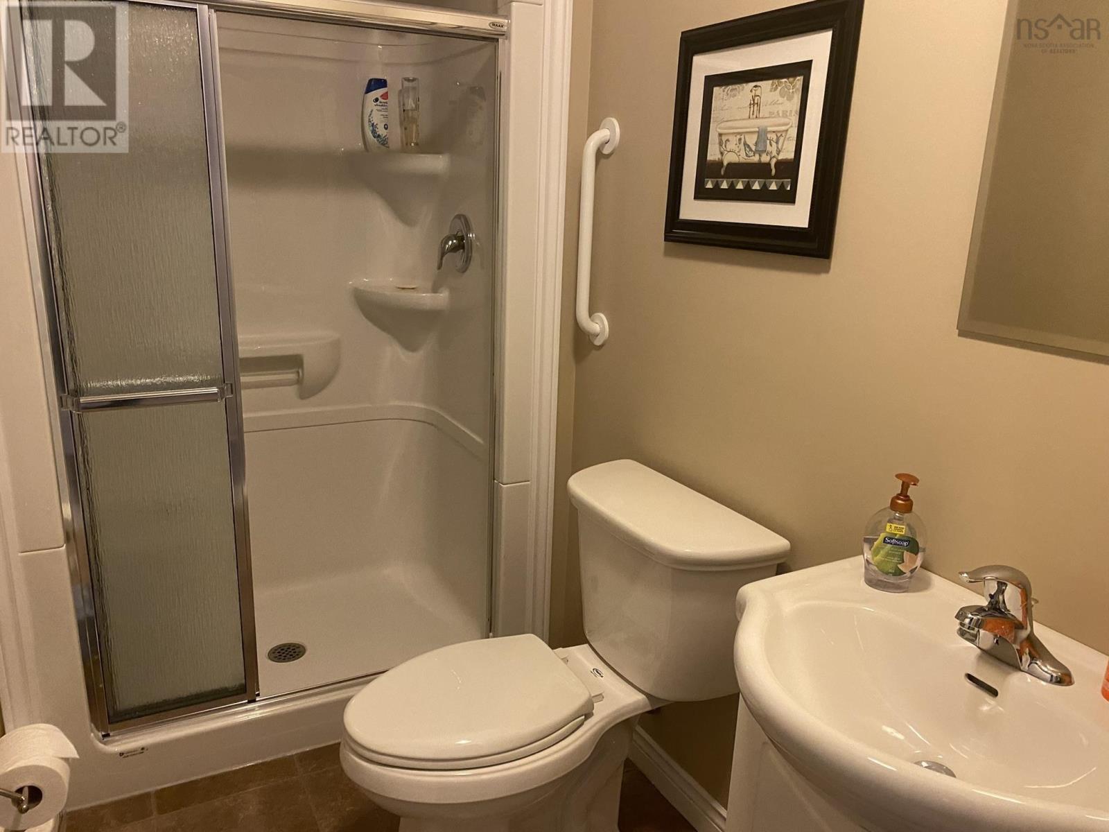 Property 31 of 50 of 215 Westwood Boulevard