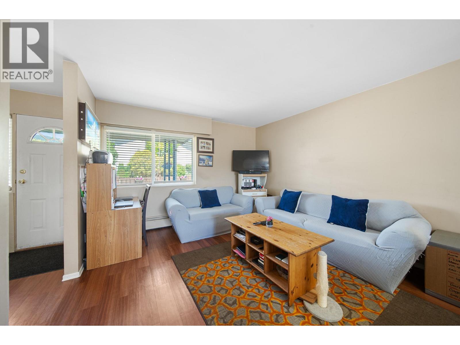 #5 2390 Seyom Crescent - Image 10