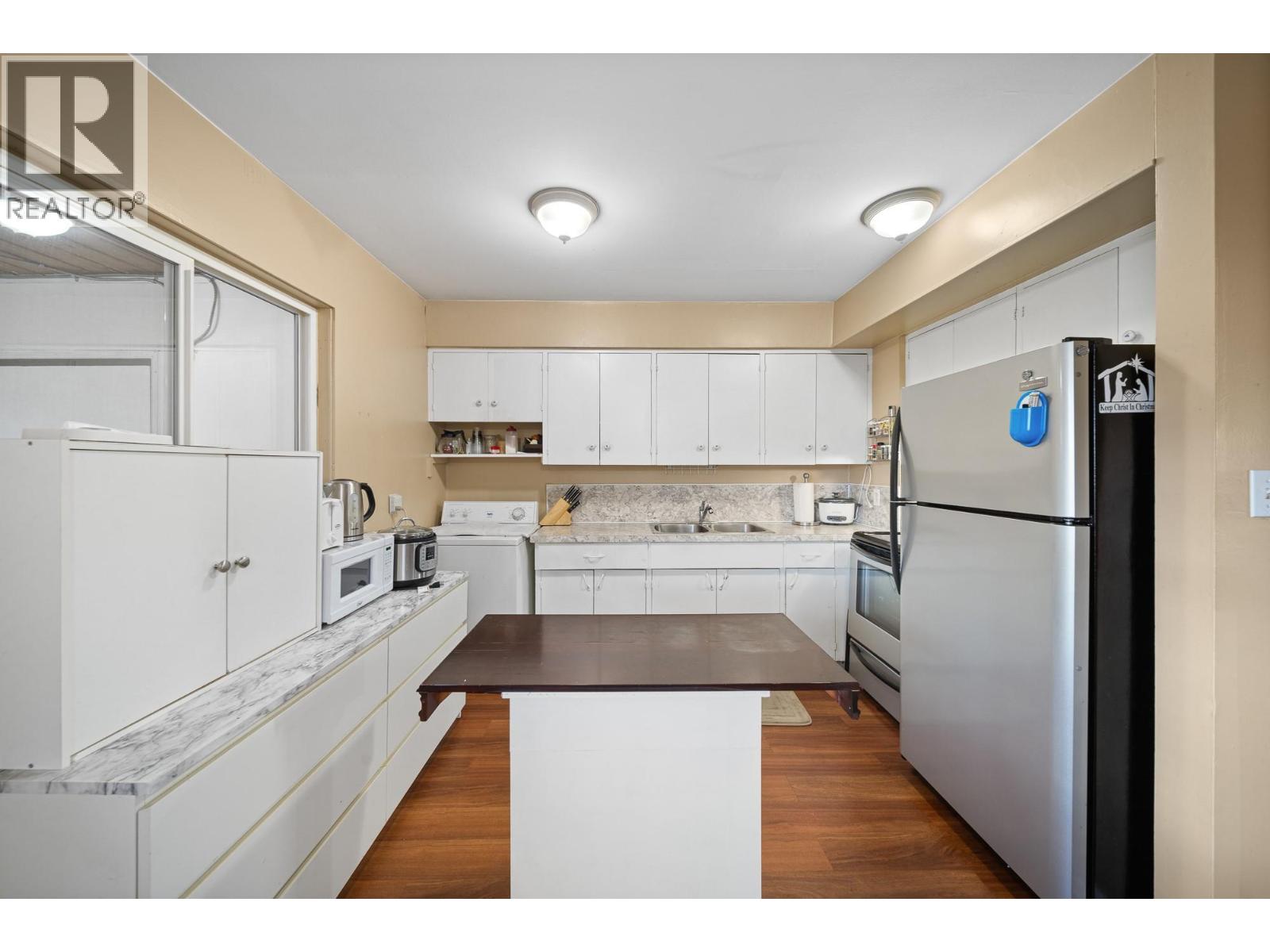 #5 2390 Seyom Crescent - Image 14