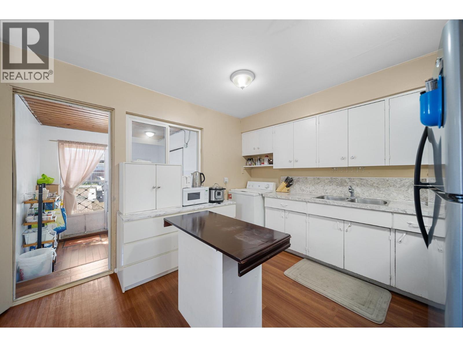 #5 2390 Seyom Crescent - Image 15