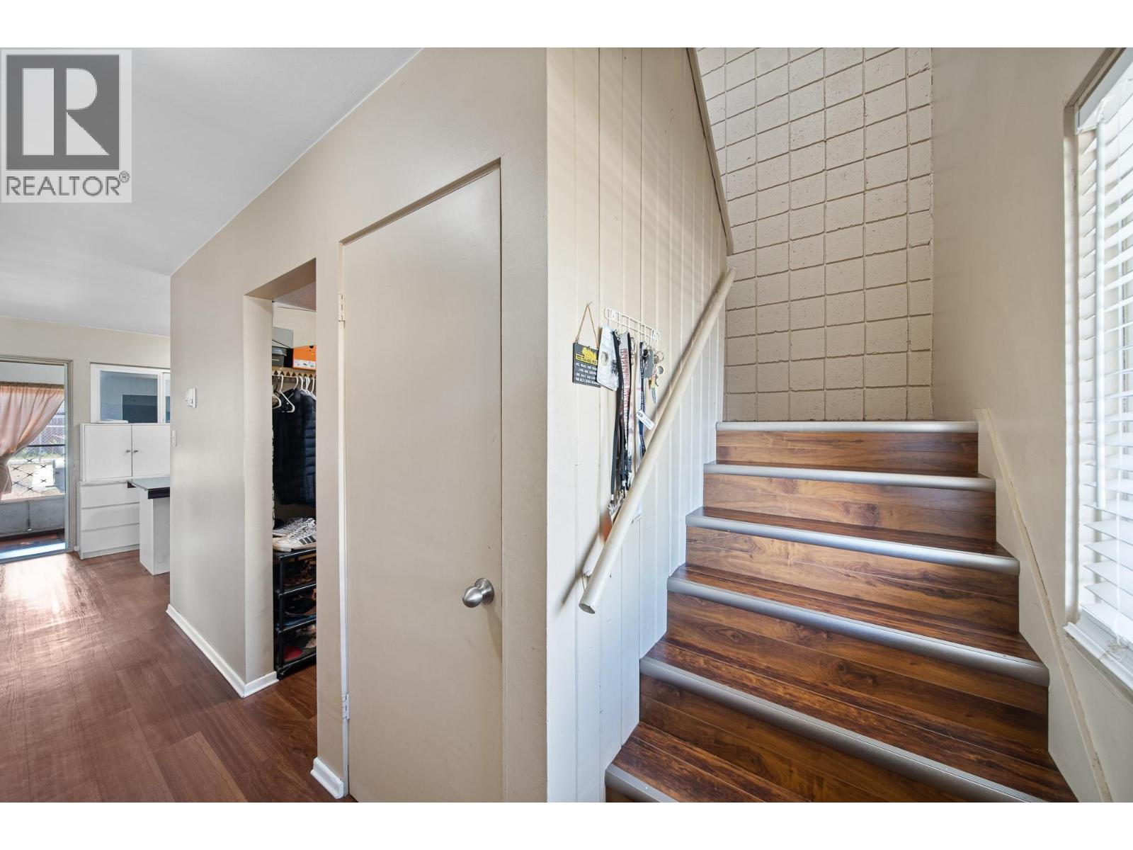 #5 2390 Seyom Crescent - Image 23