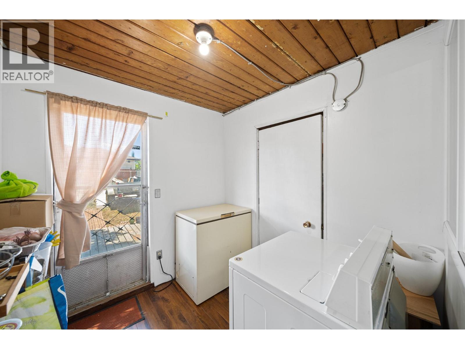#5 2390 Seyom Crescent - Image 17