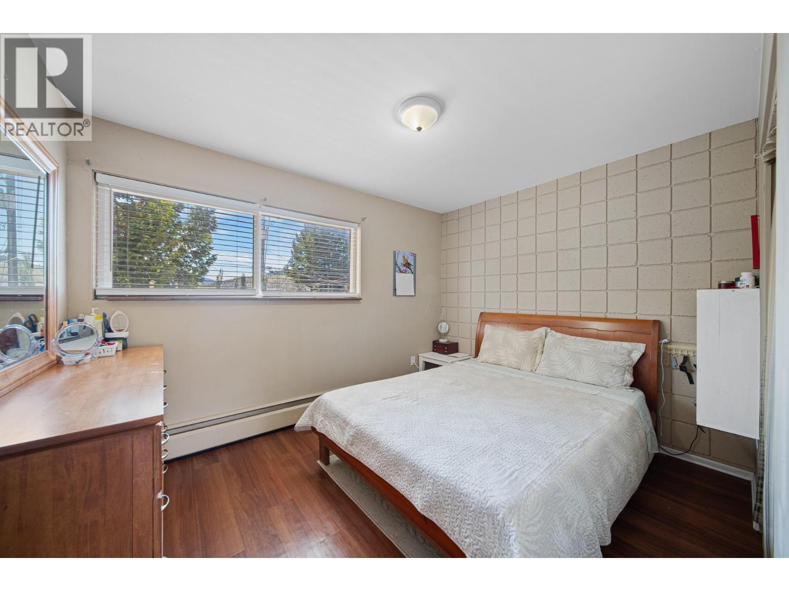 #5 2390 Seyom Crescent - Image 29
