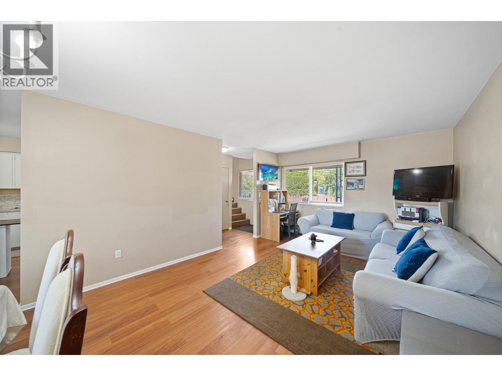 #5 2390 Seyom Crescent - Image 9