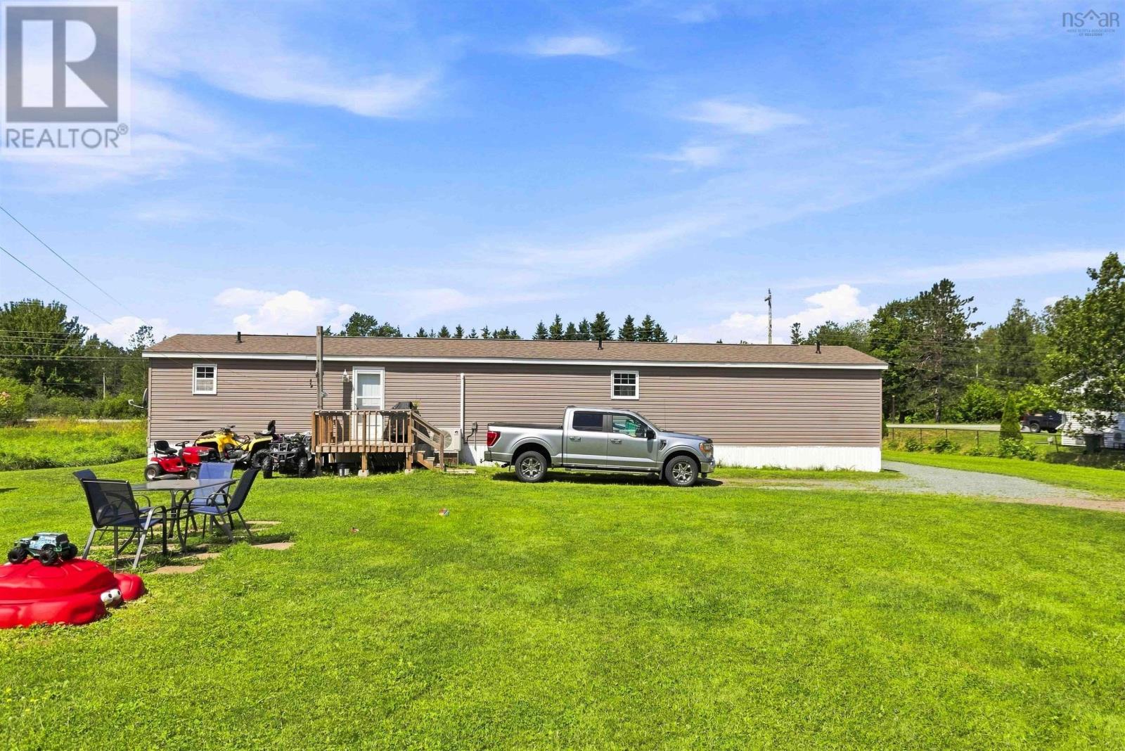 Property 34 of 45 of 20533 Highway 2