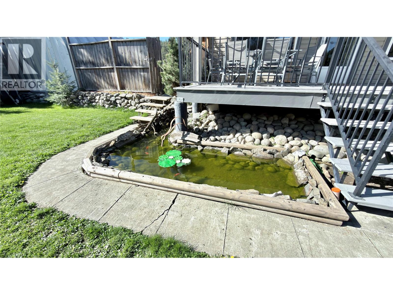 1606 33 Highway, Rock Creek