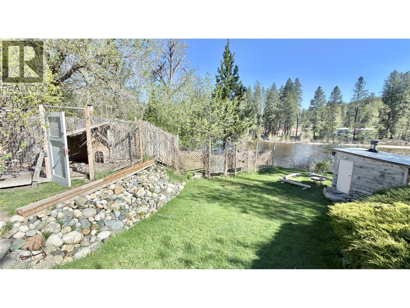 1606 33 Highway, Rock Creek
