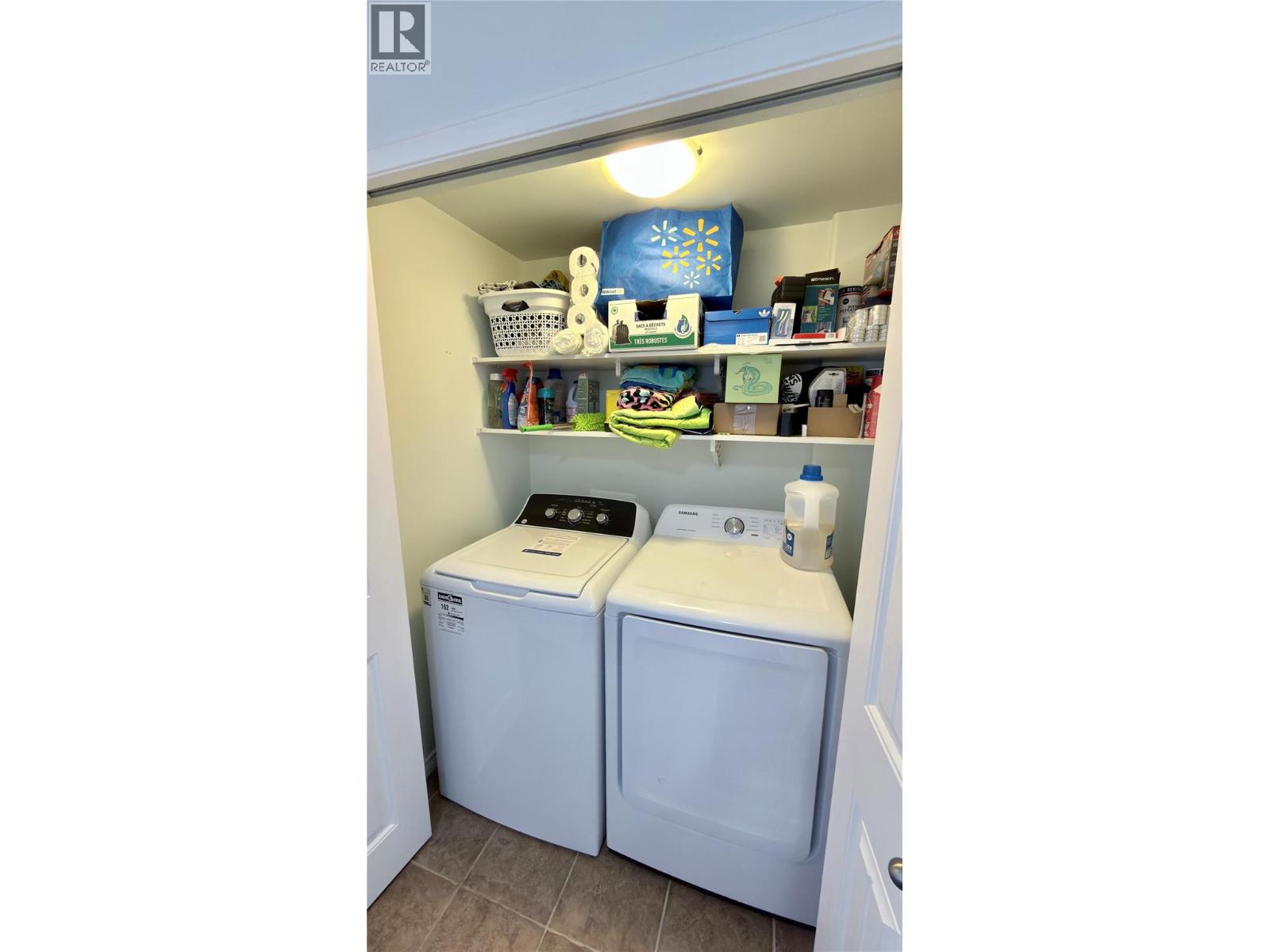 1606 33 Highway, Rock Creek
