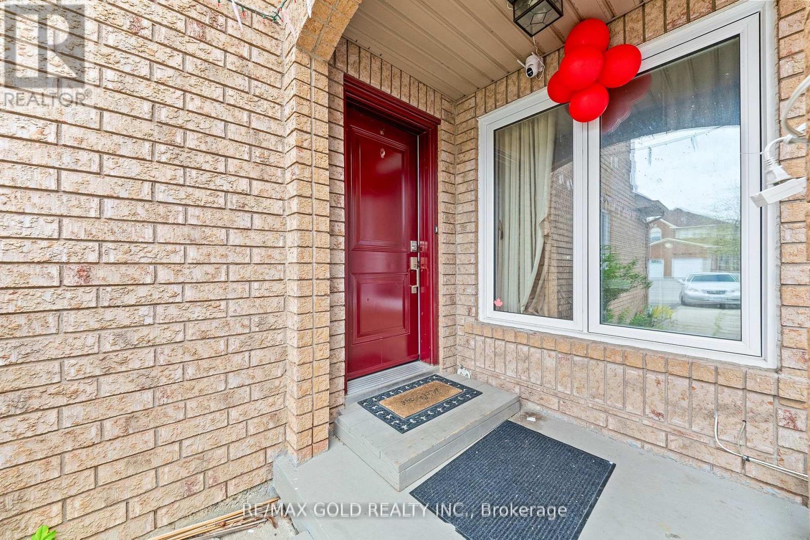 92 DANDELION ROAD - 4