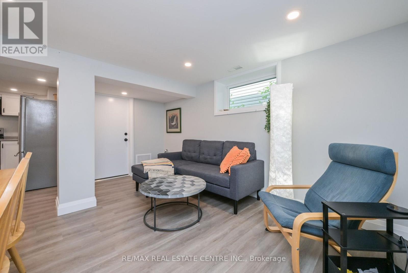 110 JOHN STREET - 21