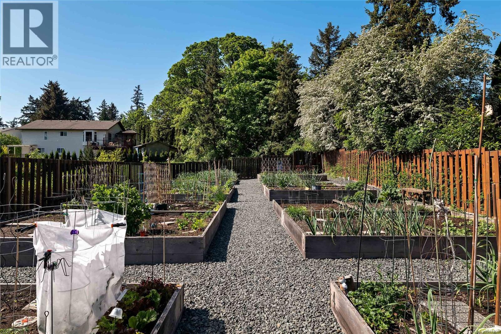 #210 747 Travino Lane - 24