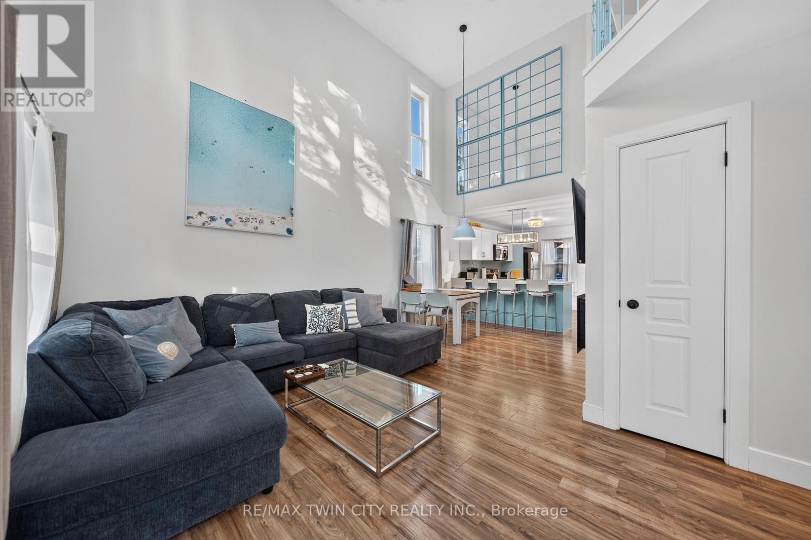 10 QUEENS AVENUE - Image 10